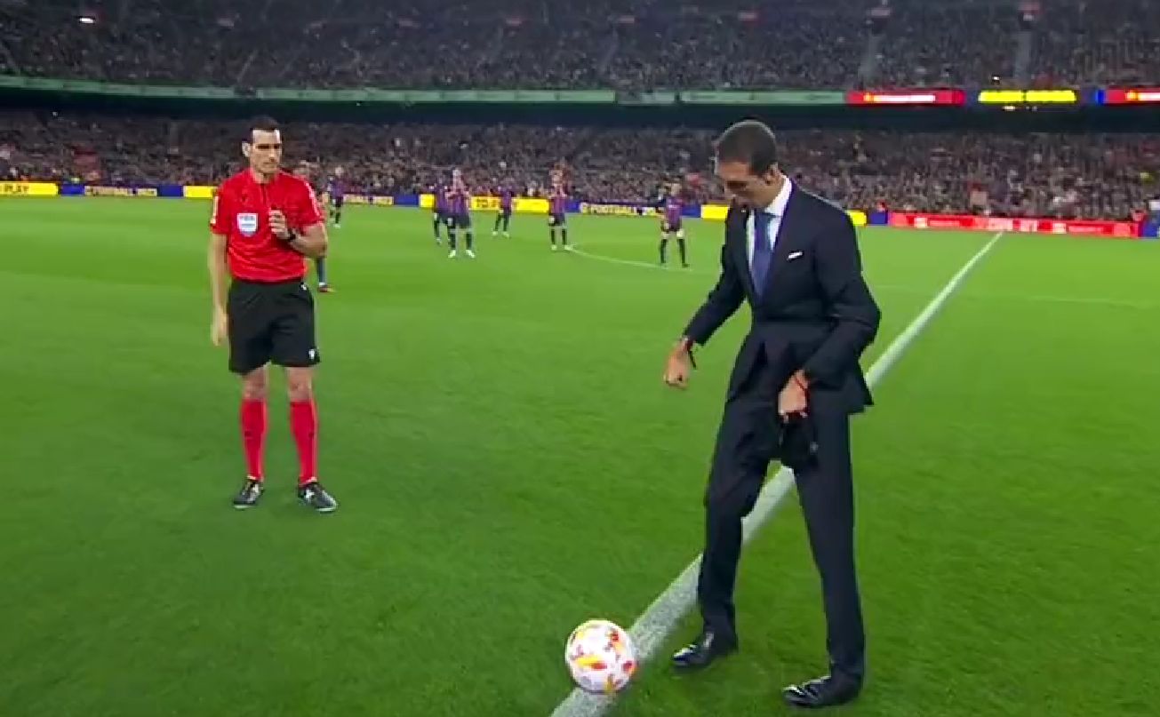 Μπαρτσελόνα – Ρεάλ: Συγκίνησε όλο το «Καμπ Νου» ο τιτάνας, Άλεξ Ρόκα! (vid)