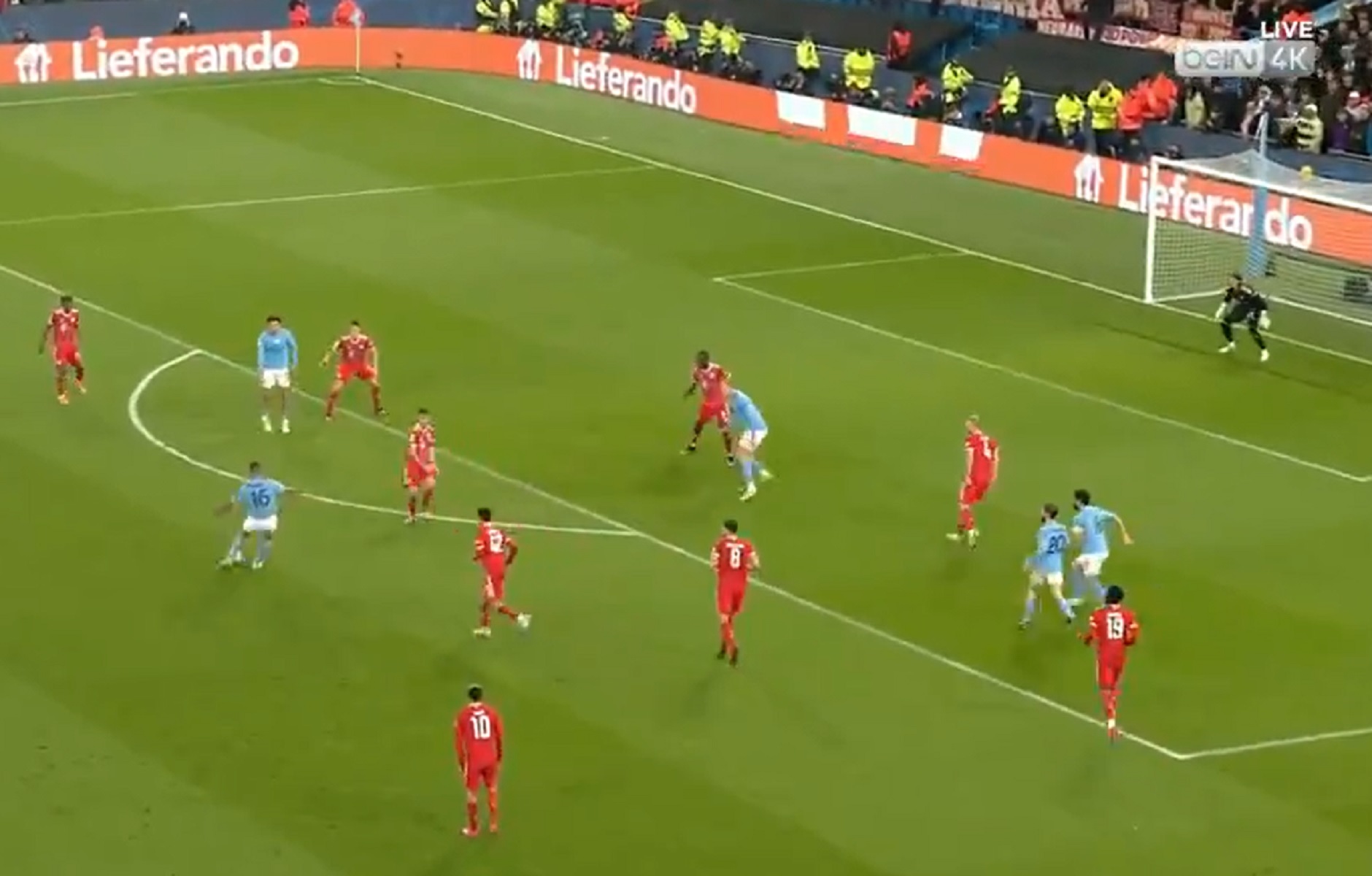 Σίτι – Μπάγερν: Γκολάρα του Ρόντρι τίναξε το τέρμα των «Βαυαρών» (vid)