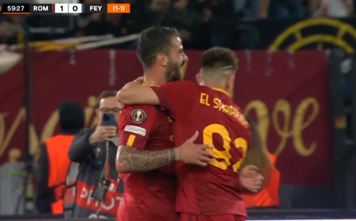 Χαμός στη Ρώμη – «Καίγεται» το Ολίμπικο μετά το γκολ του Σπινατσόλα (vid)