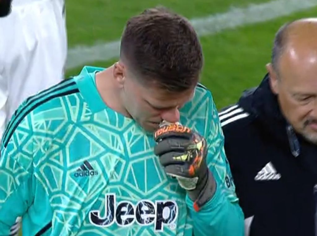 Συναγερμός στην Γιουβέντους – Ζαλίστηκε ο Σέζνι και δεν μπορούσε να αναπνεύσει (vid)