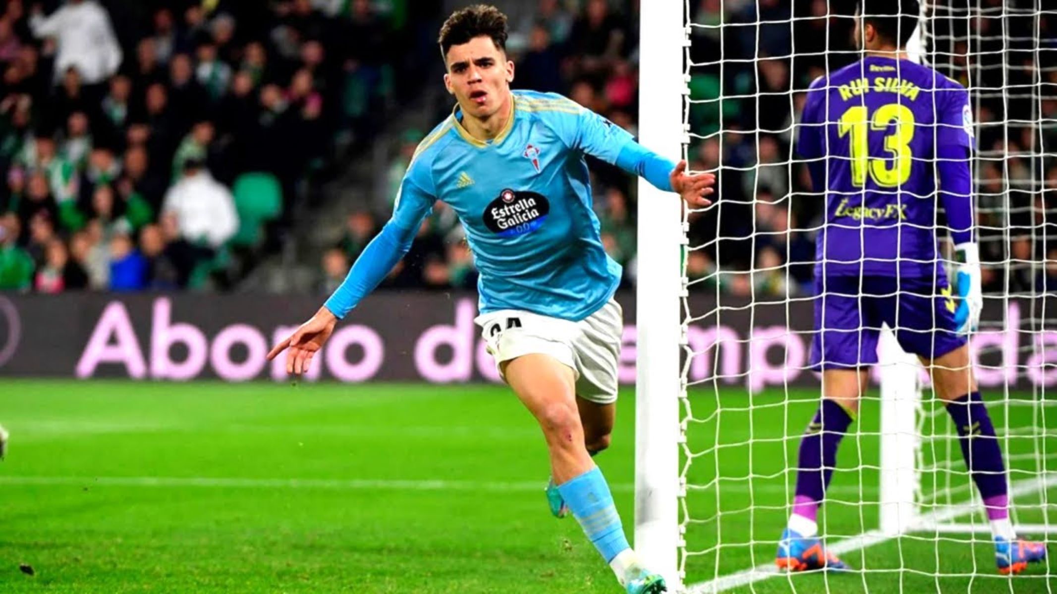 H Nάπολι… αδειάζει τον Ζιελίνσκι και «χτυπάει» τον παιχταρά της Θέλτα