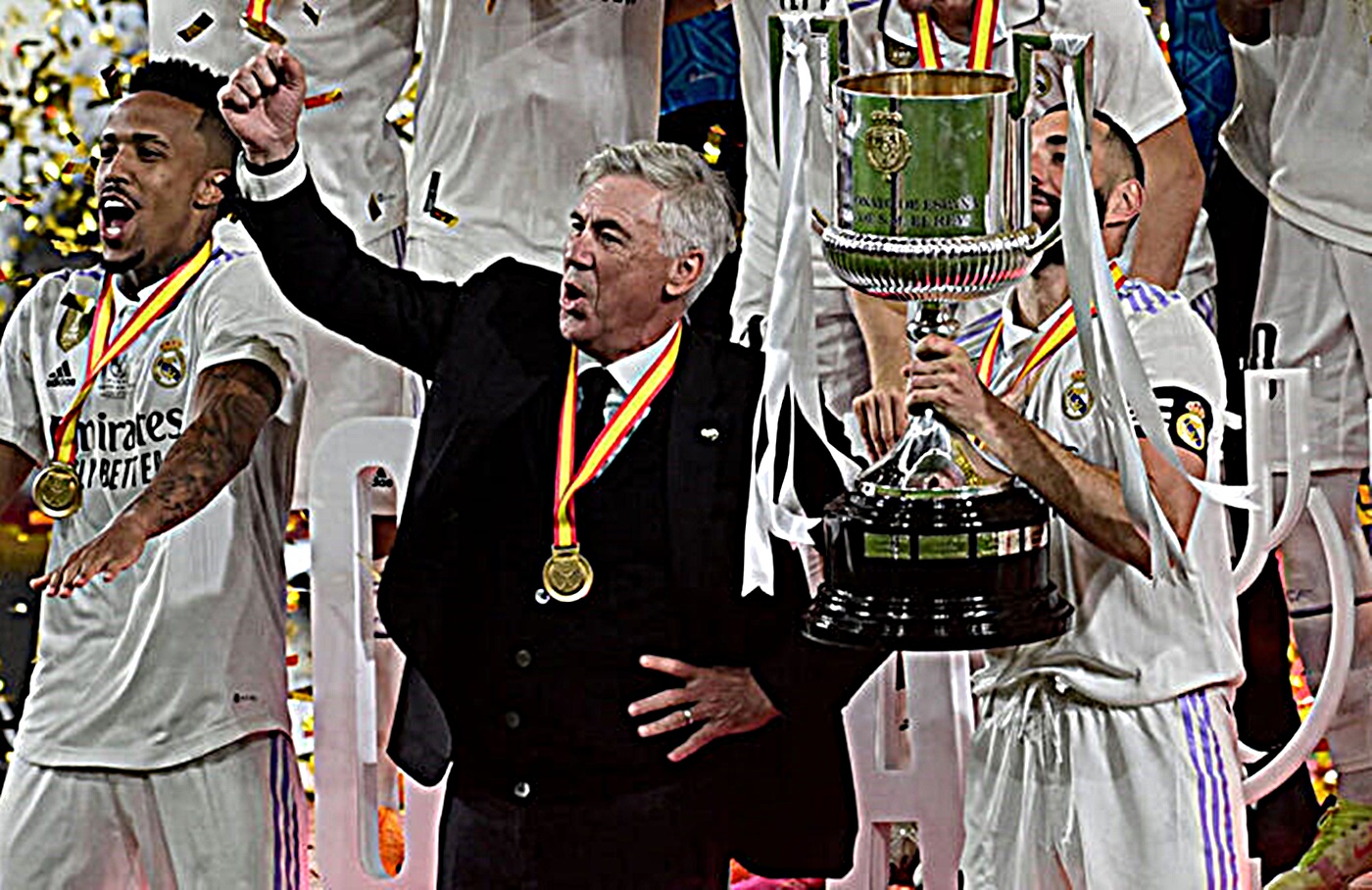 Σαν μικρό παιδί ο Αντσελότι: Χόρεψε, πανηγύρισε και τραγούδησε παθιασμένα τον ύμνο της Ρεάλ! (vids)