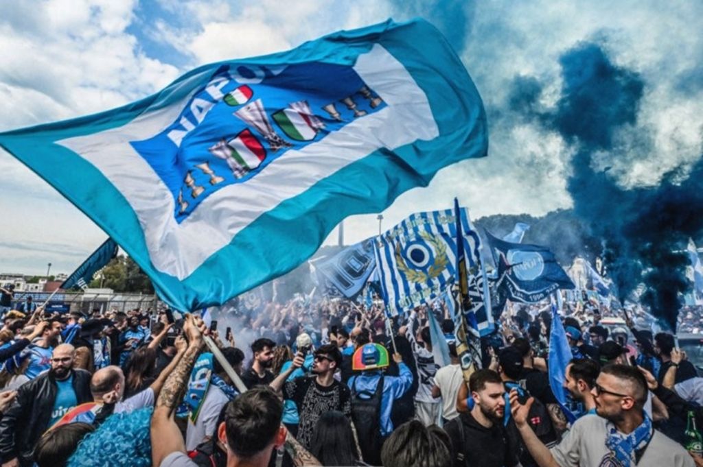 Τρέλα για τη Νάπολι – Οκτώ γιγαντοοθόνες και εισιτήριο στο «Μαραντόνα» ενόψει Ουντινέζε!