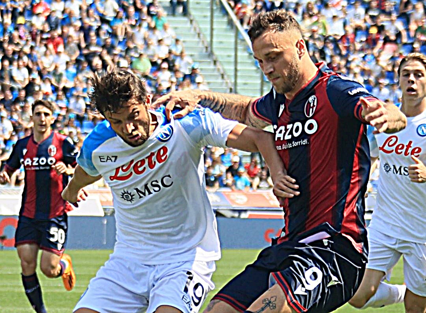 Μόνο ο Όσιμεν δεν το είδε σαν αγγαρεία – Γκέλα της Νάπολι στην Μπολόνια (vid)