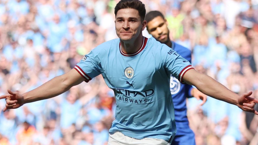 O Xoύλιαν Άλβαρεζ απέχει ένα 90λεπτο από μια μυθική επίδοση!