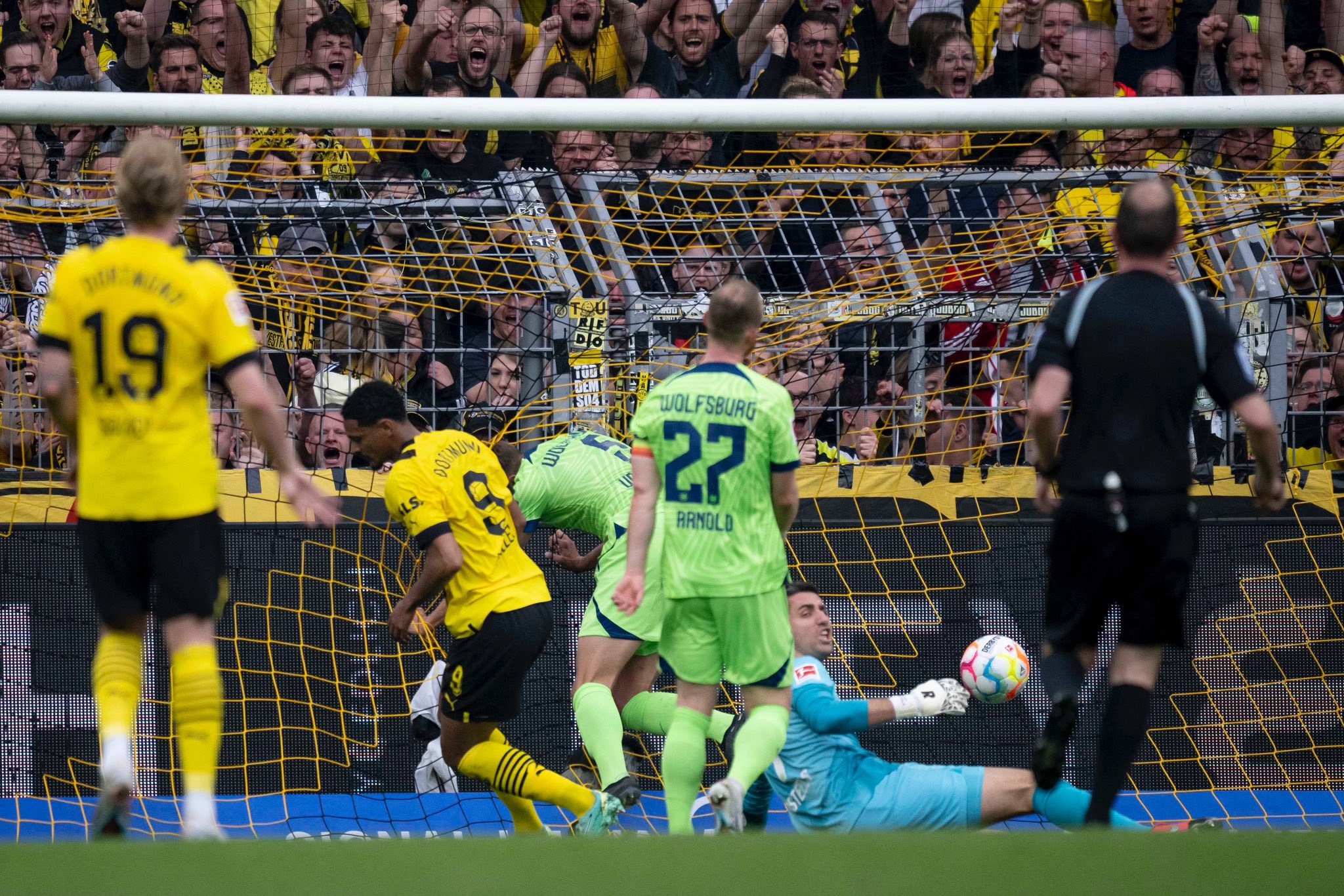 Μπάγερν… νιώσε την ανάσα της Ντόρτμουντ – Ξέσπασε με 6αρα και θέλει τίτλο!