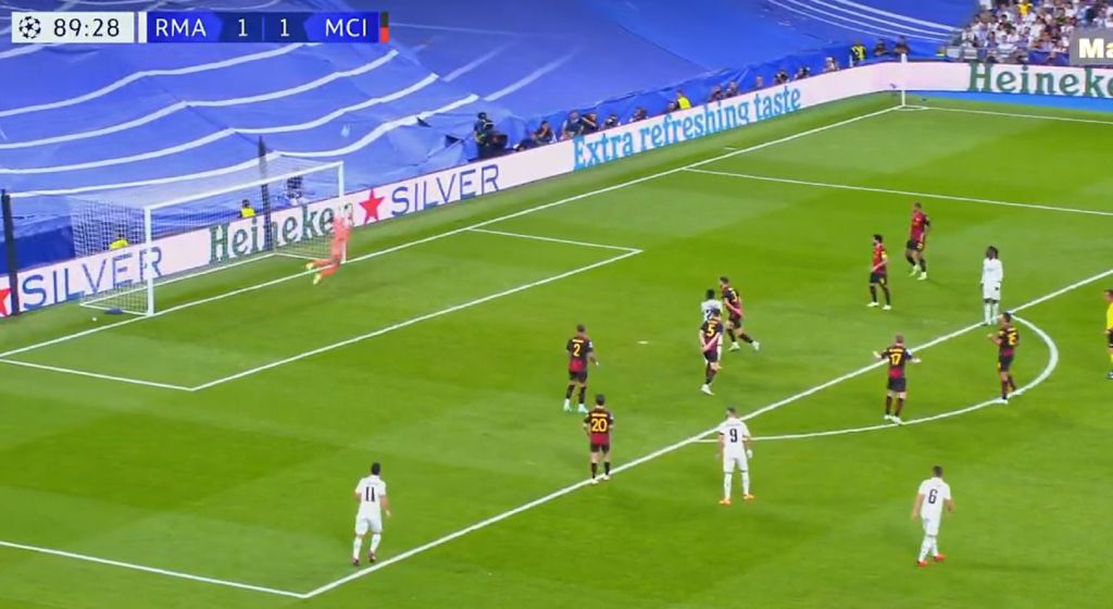 H κομβική απόκρουση του Έντερσον που κράτησε όρθια την Σίτι στο Μπερναμπέου (vid)