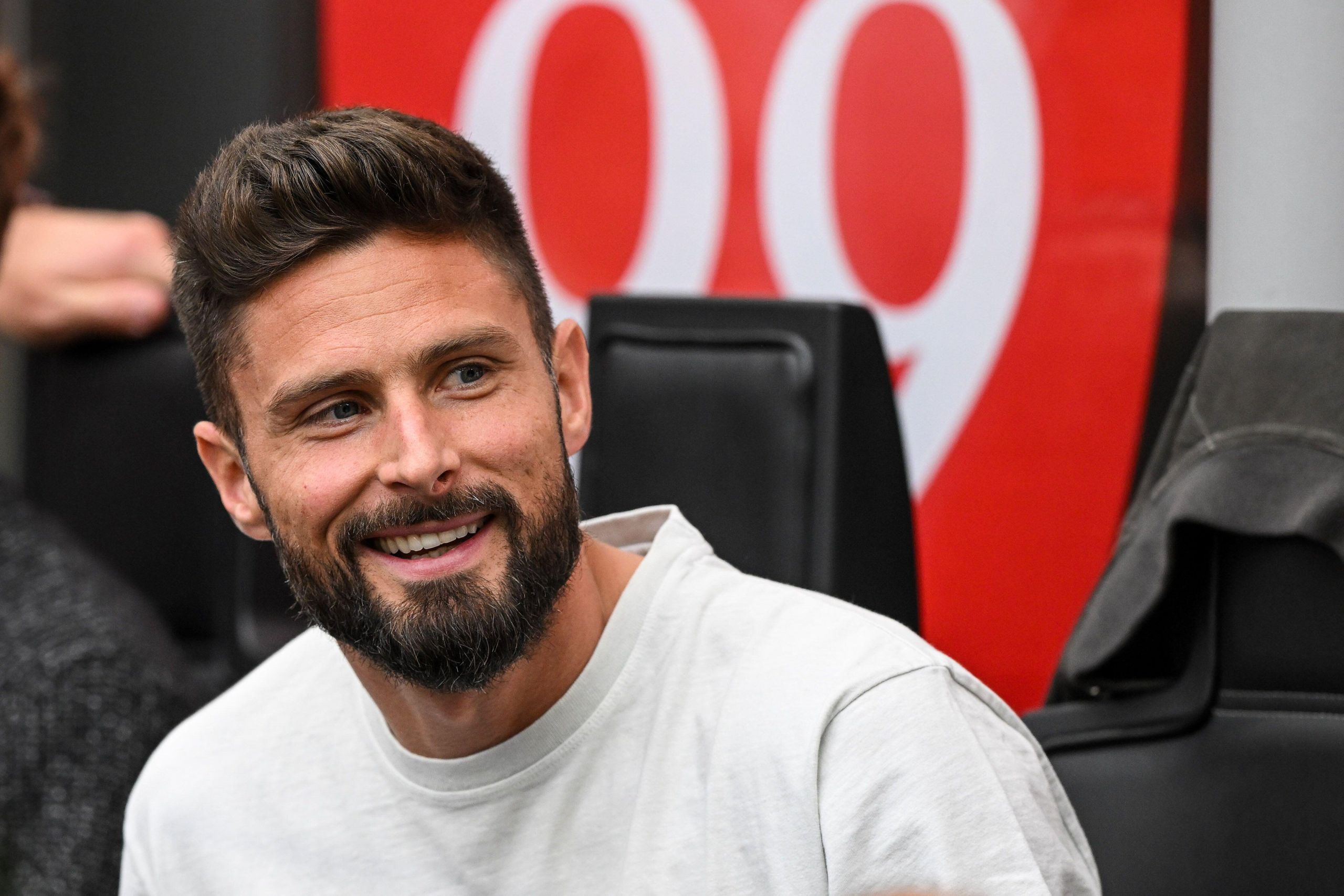 Στάζει… δηλητήριο για τη Τσέλσι ο Ζιρού και αποθεώνει Μίλαν!