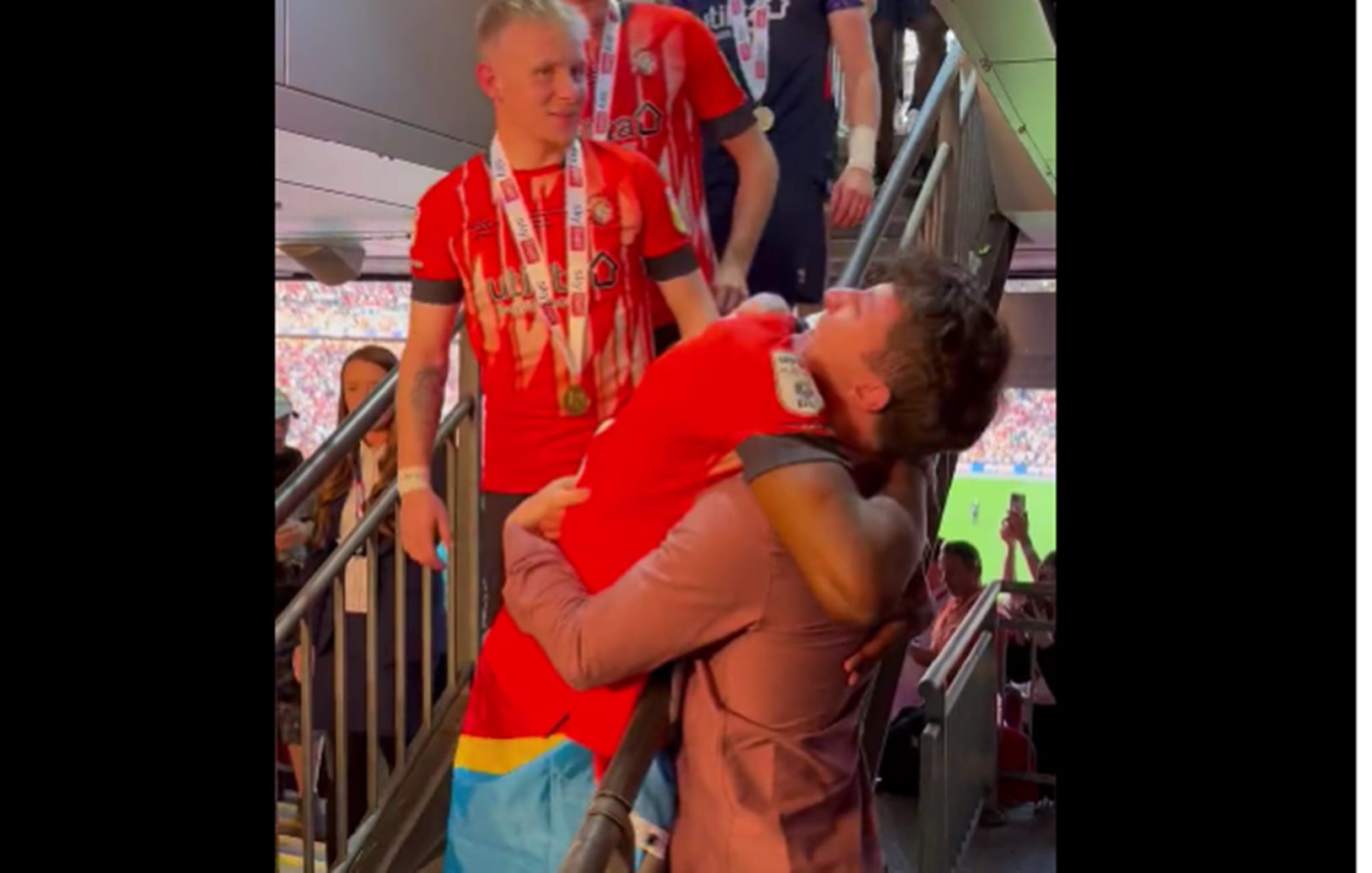 Η Λούτον έχει ήδη κατακτήσει τις καρδιές μας: Και υπάρχει σοβαρός λόγος! (vid)