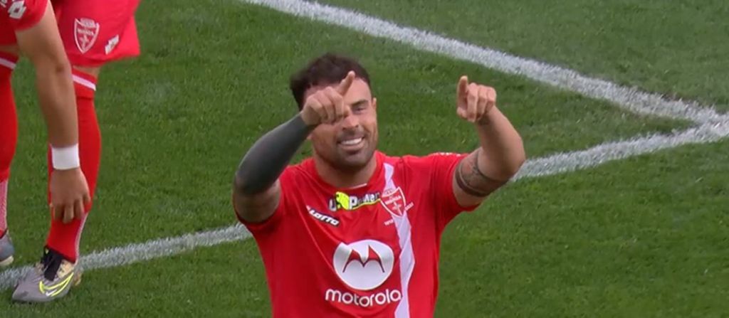 Η πρωταθλήτρια έφαγε «χαστούκι» από την Μόντσα – Την… πλήγωσε ο πρώην! (vid)