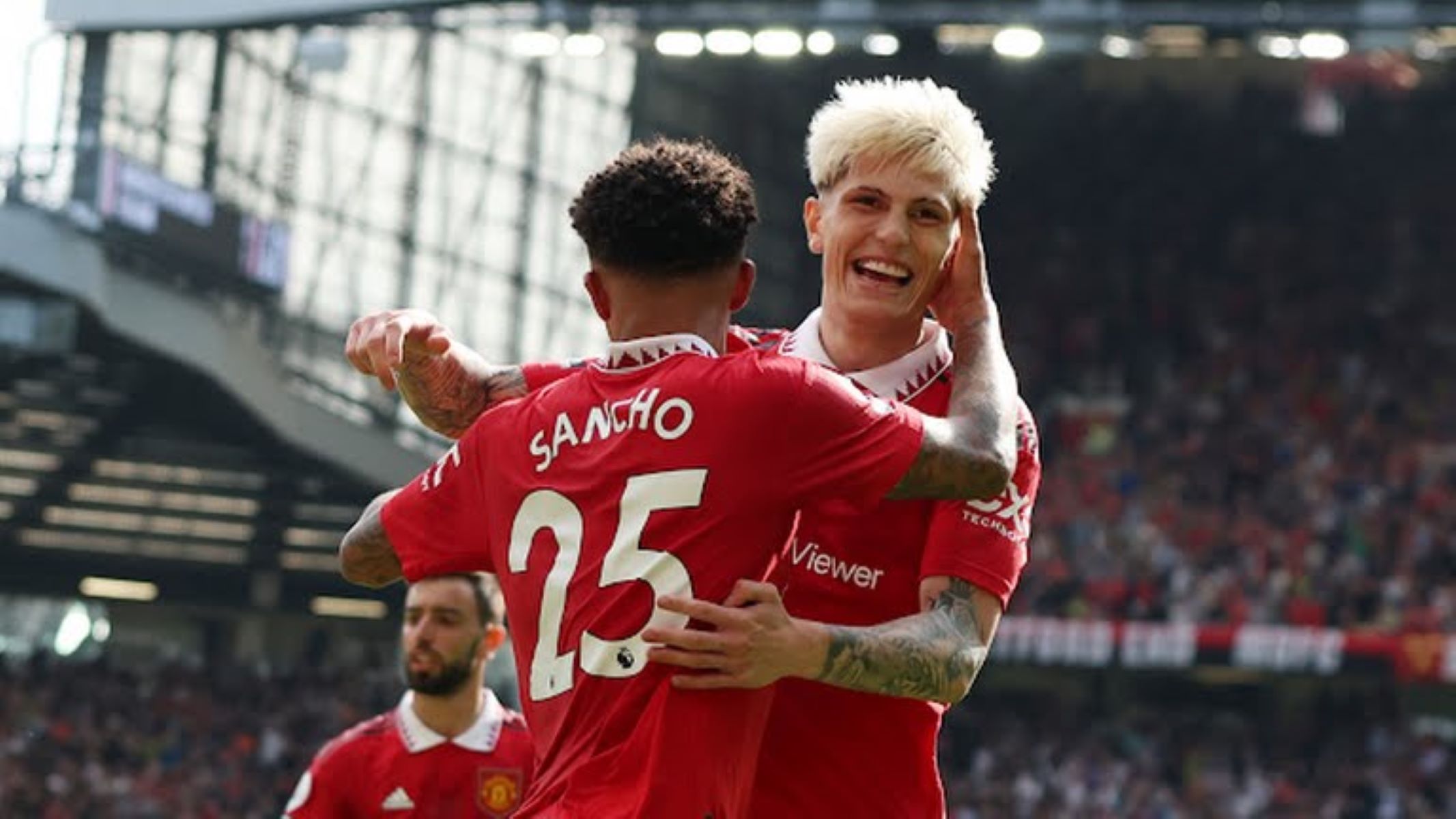 Γιουνάιτεντ: Έκλεισε… ζεστή την Premier League και έφυγε για τελικό (vid)