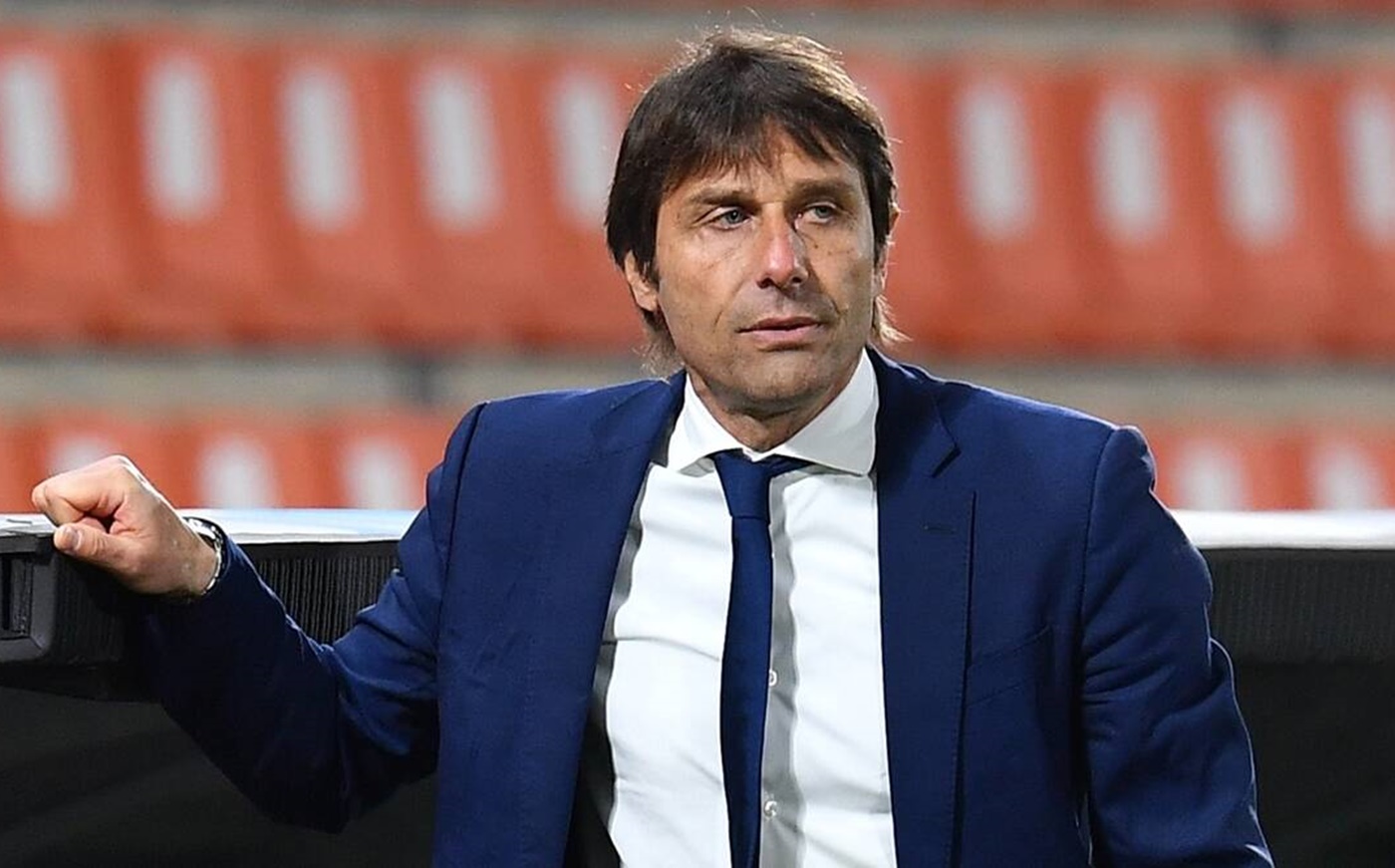 Ο άνεργος Κόντε θυμίζει σε όλους ότι είναι εδώ, αλλά όχι διαθέσιμος για όλους…