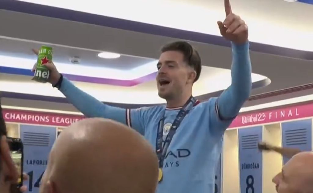 Ξεσάλωσαν οι παίκτες της Μάντσεστερ Σίτι – Ατελείωτες μπύρες ο Γκρίλις, πούρο ο Χάαλαντ (vids)