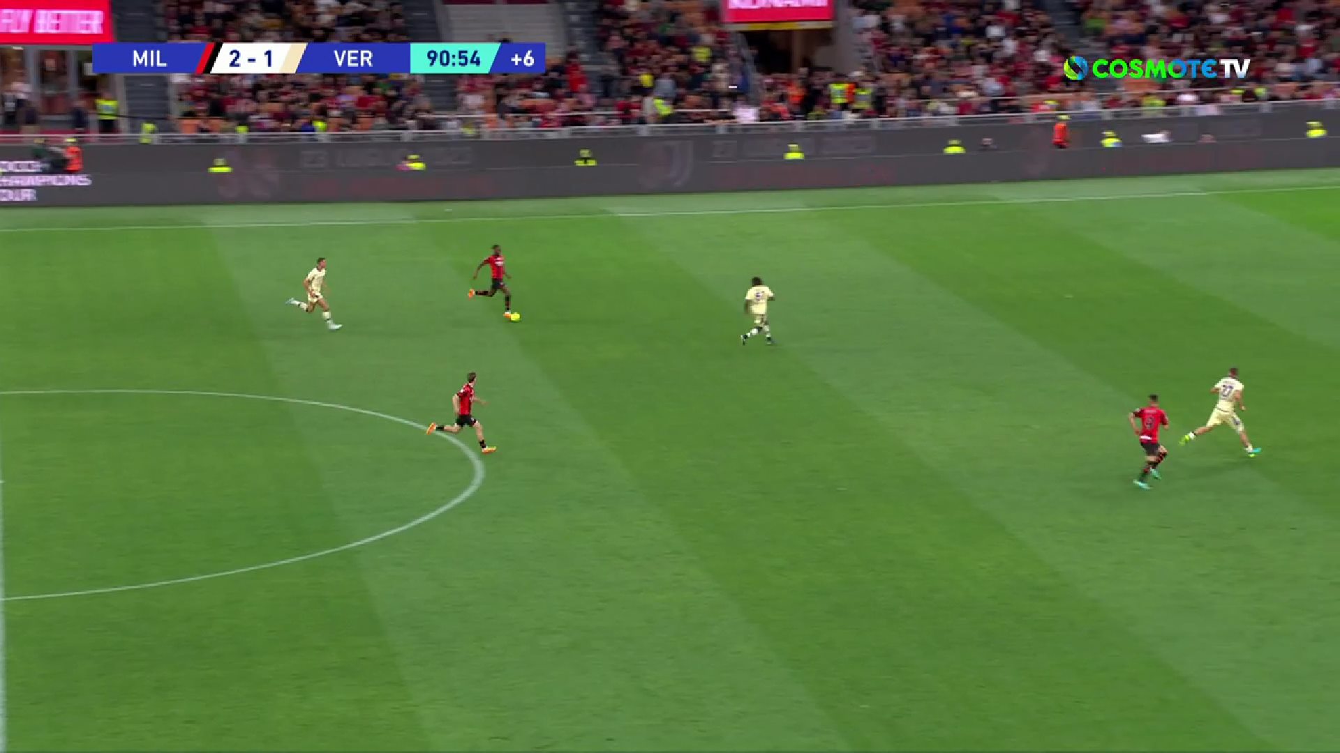 Ο Λεάο έκανε τους αμυντικούς της Βερόνα να πέφτουν σαν τα… κοτόπουλα! (vid)