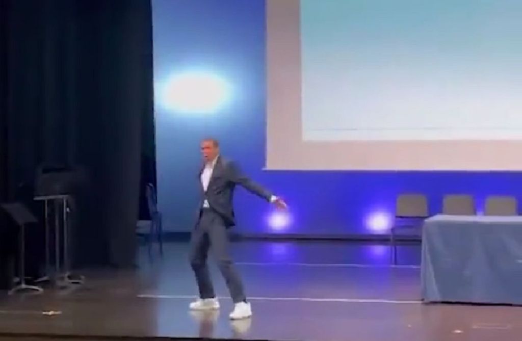 «Τρελάκιας» με Κριστιάνο ο γιος του Μαρσέλο – Πήρε πτυχίο και… SIUUU μέσα στο αμφιθέατρο! (vid)