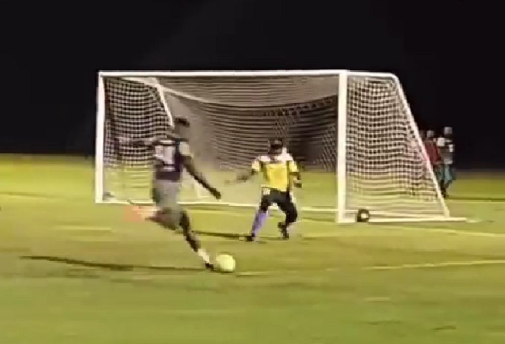 Ο Ονάνα σκοράρει σαν top class επιθετικός και… τρολάρει τον Ντάμφρις!