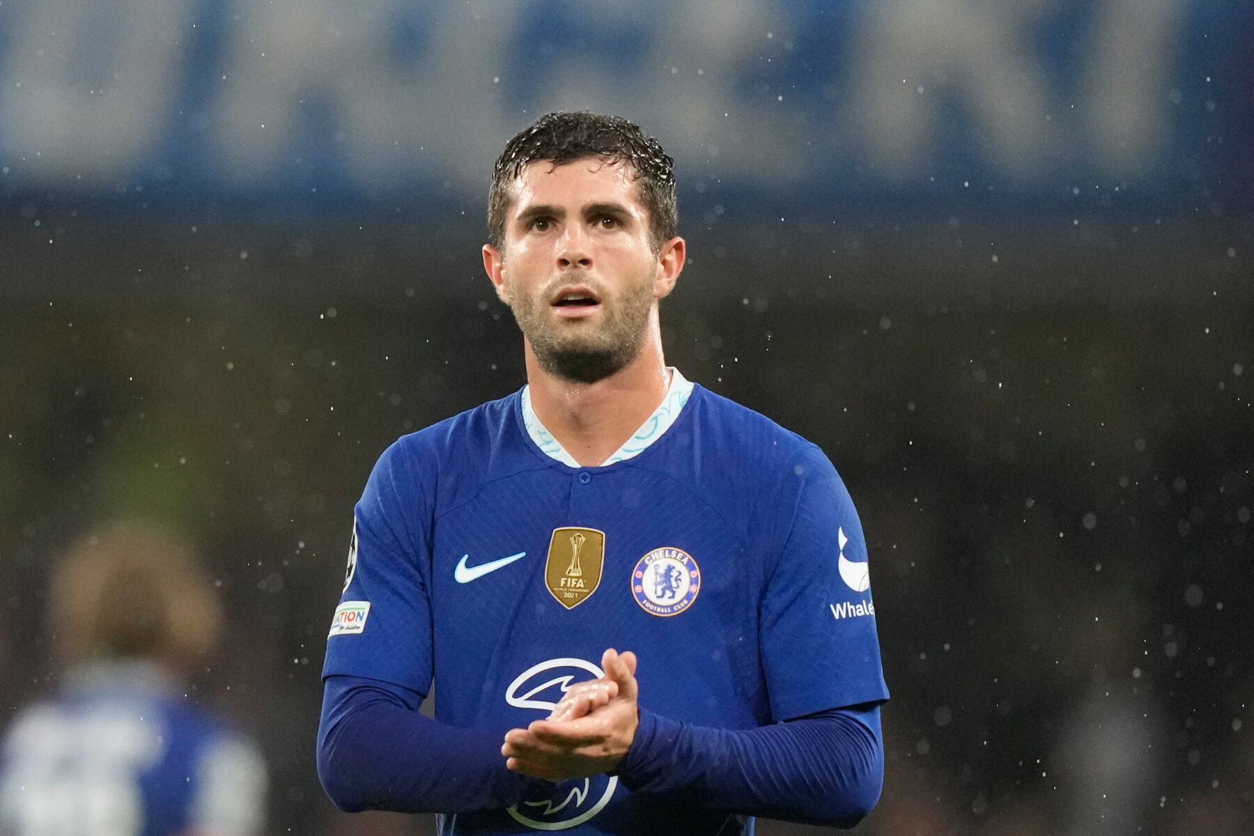 Έναν σοβαρό παίκτη θέλει η Μίλαν και πάει να τον… κλέψει η Λυών!