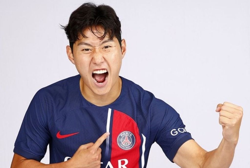 Κανγκ-Ιν Λι: Πρώτος Ασιάτης στην ιστορία της Παρί Σεν Ζερμέν! (pics)