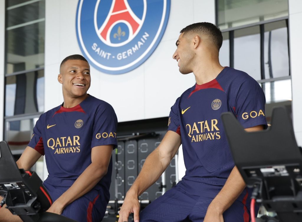 Σαν να είναι στον κόσμο του ο Μπαπέ – Χαλαρός και χαμογελαστός στην «πρώτη» της νέας σεζόν (vid)