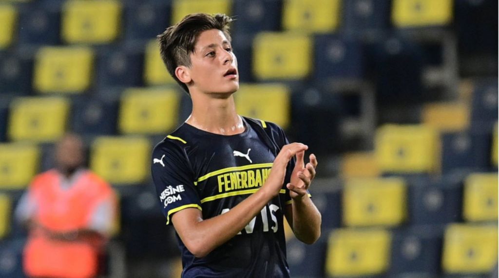 H Mπαρτσελόνα άγγιξε αλλά τελικά έχασε τον Γκιουλέρ – Οι δύο Μαδριλένοι που «έψησαν» τον Τούρκο