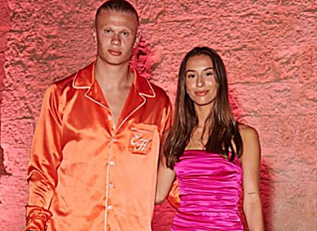 Το τερμάτισε ο Χάαλαντ με τις πιτζάμες – Έτσι κυκλοφορεί τη σύντροφό του! (pic)