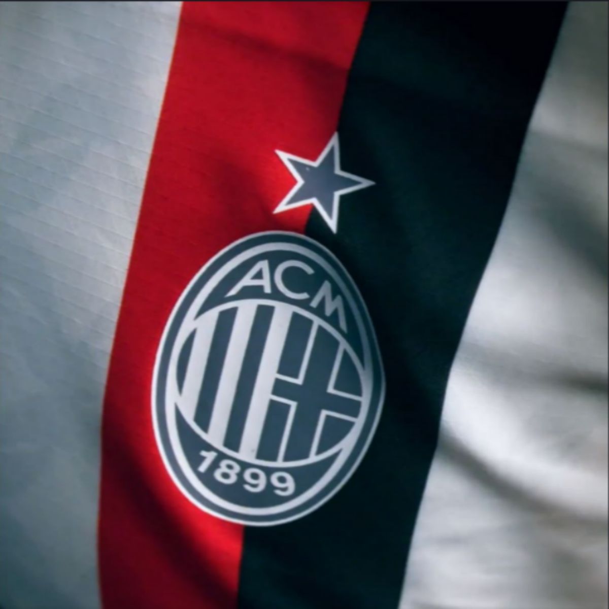 Οι εντυπωσιακές εμφανίσεις της Μίλαν… μαγεύουν το κοινό! (pics)