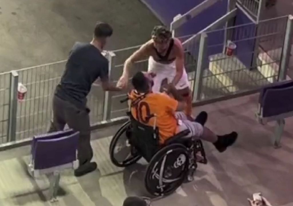 Είσαι ένας γίγας, Ντρις Μέρτενς – Αξιέπαινη κίνηση σε φίλο της Γαλατάσαραϊ (vid)