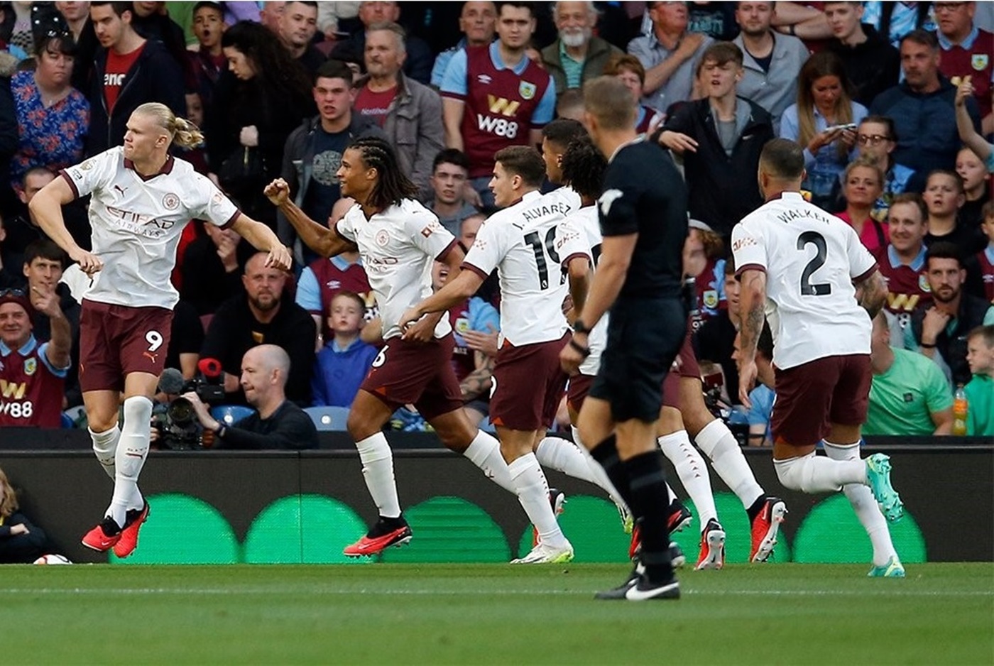 Τριάρα στην πρεμιέρα της η τρεμπλούχος, Μάντσεστερ Σίτι! (vid)