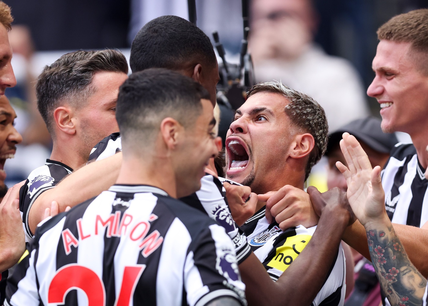 Τρομακτική Νιούκαστλ – Με πεντάρα ξεκίνησε τη σεζόν! (vid)