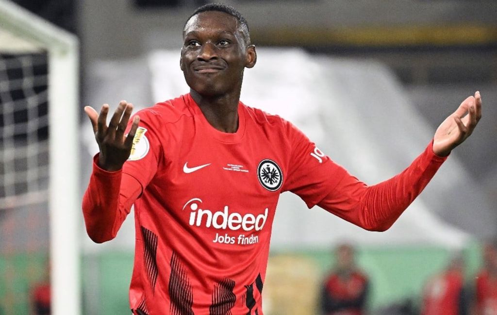 «Χυλόπιτα»… Φρανκφούρτης έφαγε η Παρί με τον Κόλο Μουανί