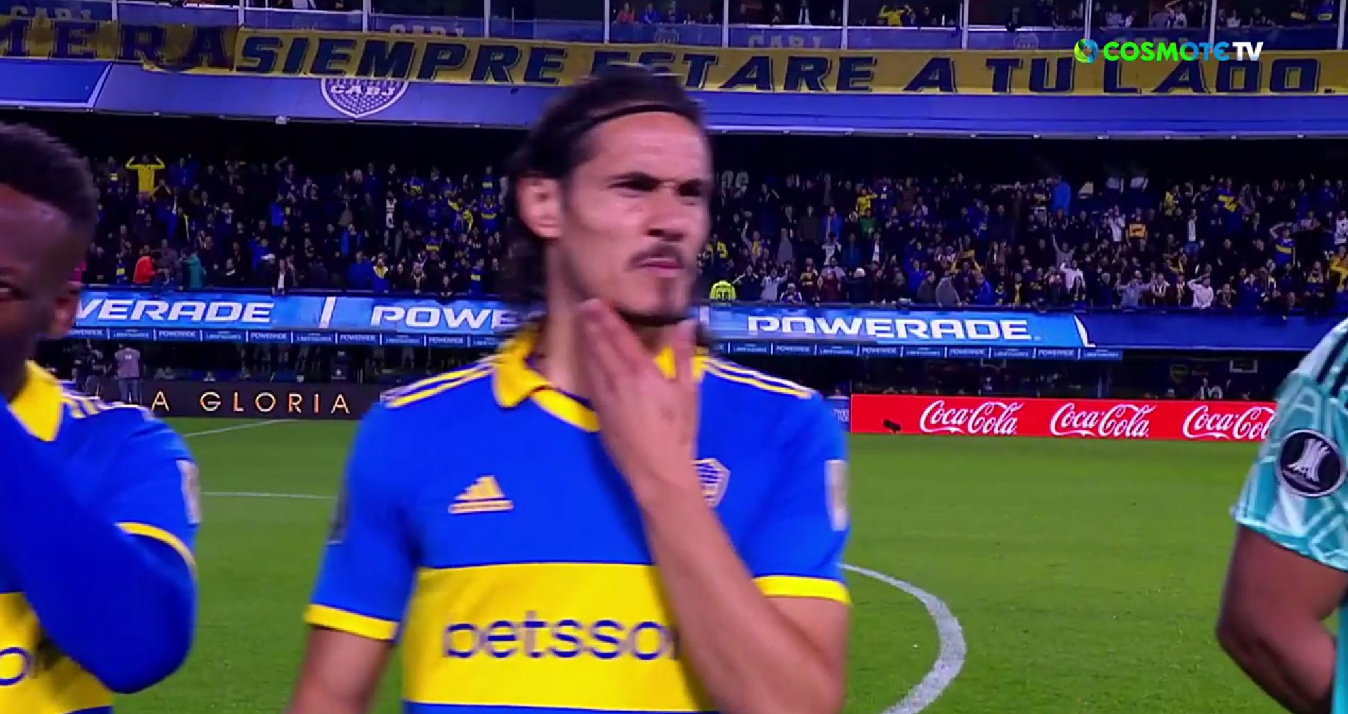 Έμεινε άφωνος ο Καβάνι μόλις μπήκε στο θρυλικό «Μπομπονέρα»! (vid)