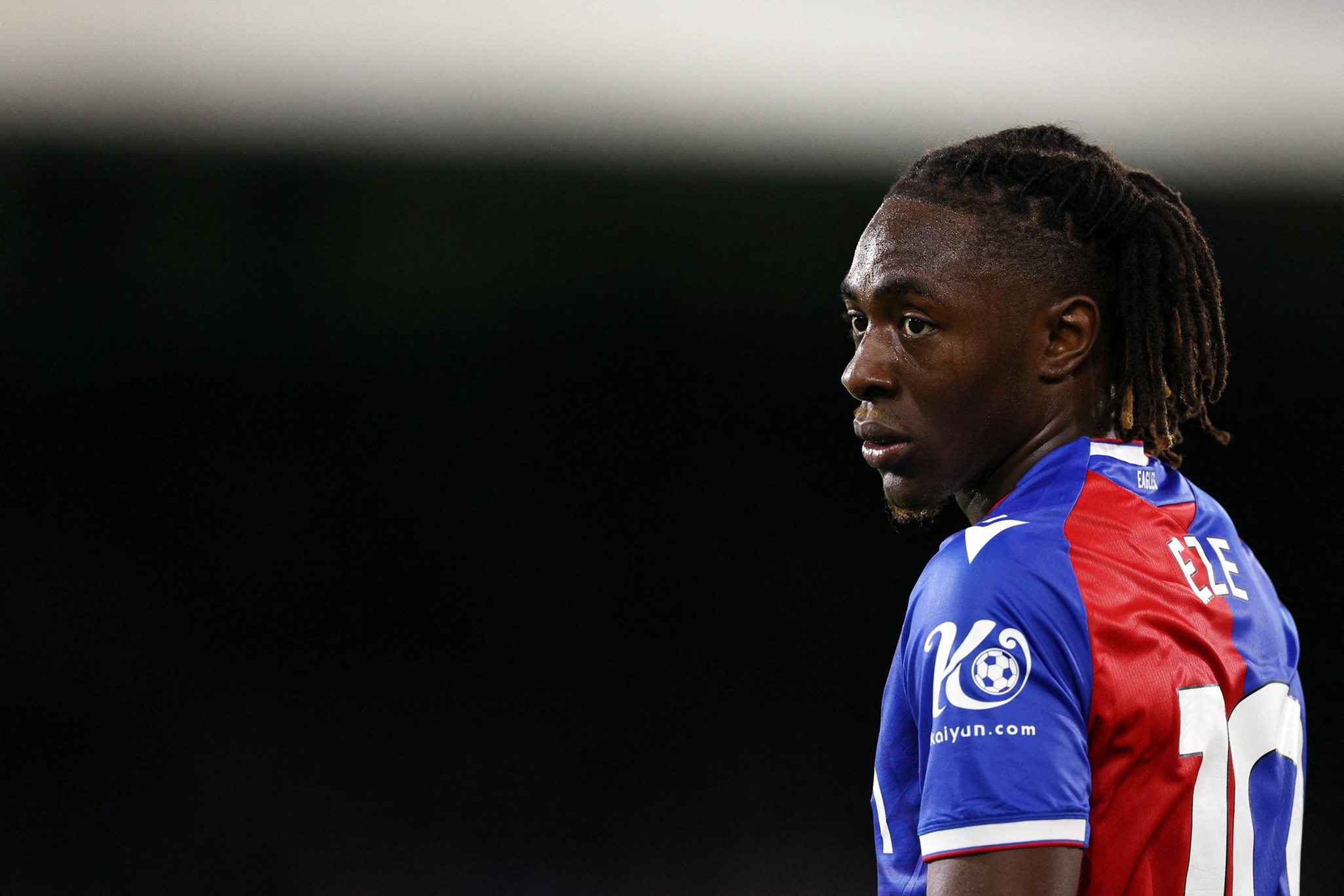 Πολύ έξυπνη κίνηση από την Κρίσταλ Πάλας με τον Έζε: Απλά τον… κοιτάνε οι «μεγάλοι» της Premier League!