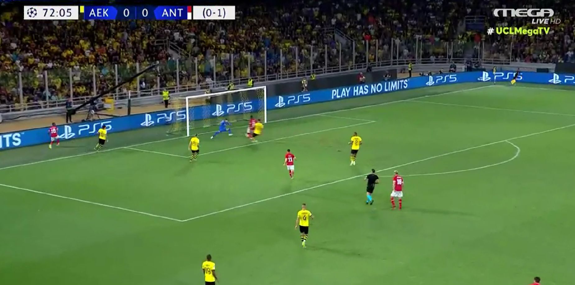 «Κοιμήθηκε» για τα καλά η άμυνα της ΑΕΚ και το πλήρωσε ακριβά! (vid)