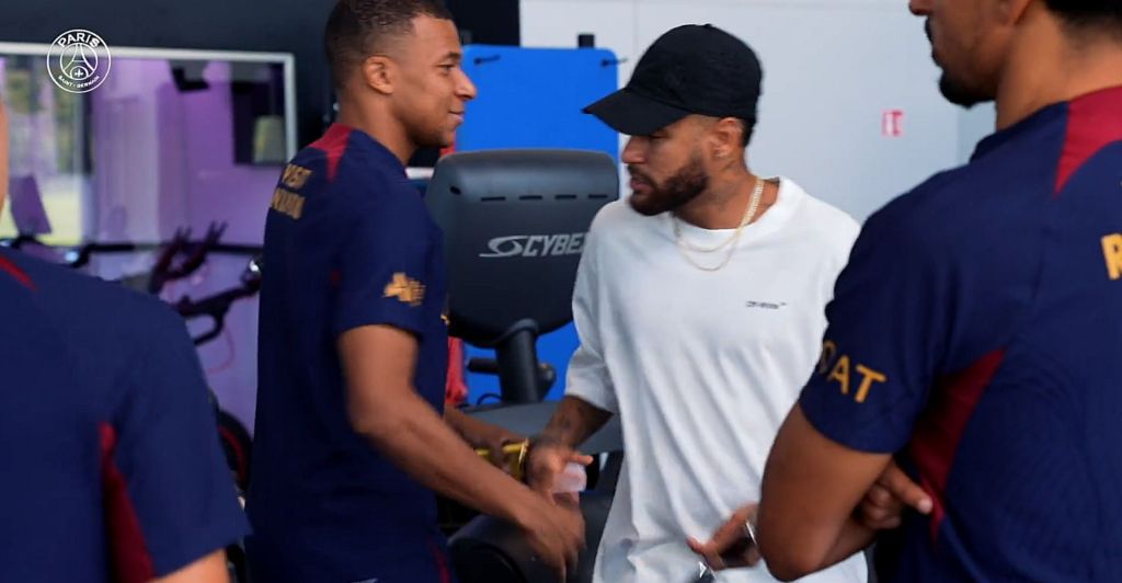 Ο ορισμός της ψύχρας: Το αντίο του Νεϊμάρ στην Παρί και η αγκαλία με τον Μπαπέ! (vid)