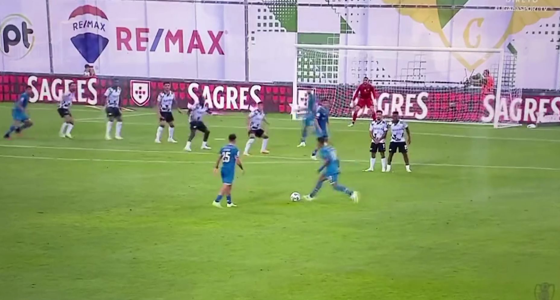 Οι παίκτες της Πόρτο μας χάρισαν την καλύτερη… χειρότερη κομπίνα σε φάουλ! (vid)