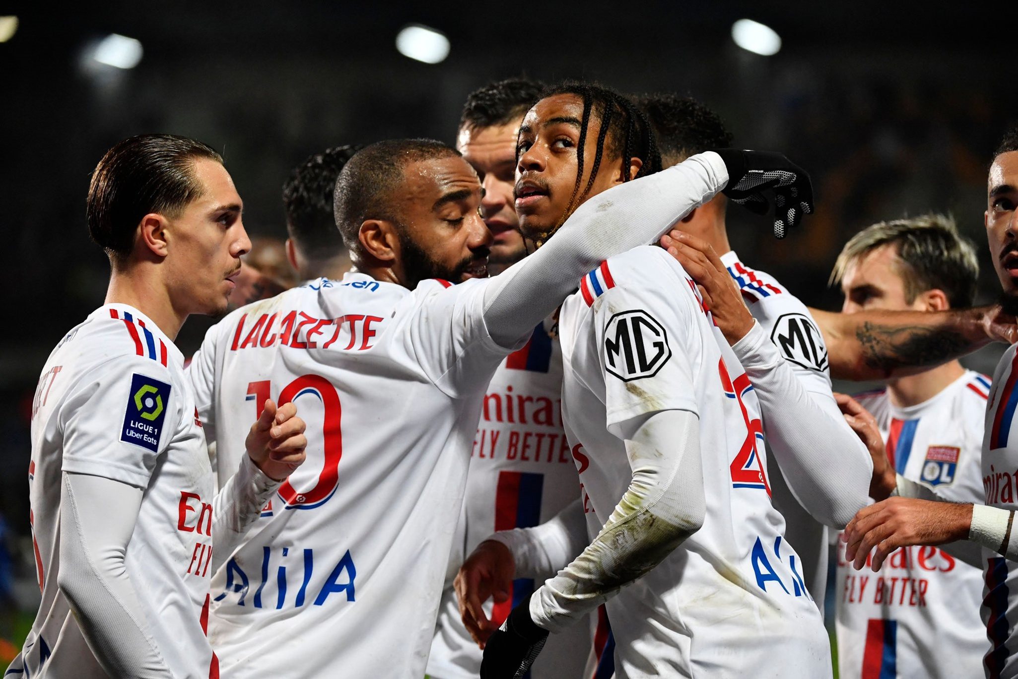 Αδίστακτη η Παρί: «Χτύπησε» τη Λιόν και της παίρνει την ταλεντάρα της!