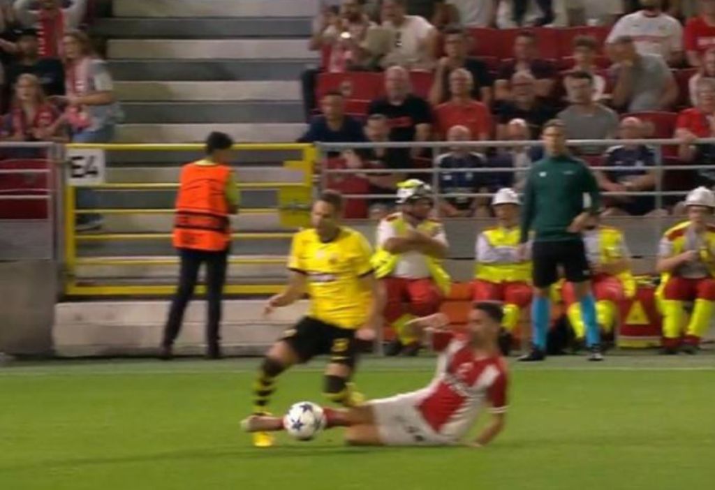 Ο Μπατάιγ πήγε να «κόψει» την καριέρα του Γκατσίνοβιτς – Η κόκκινη… μαρς (vid)