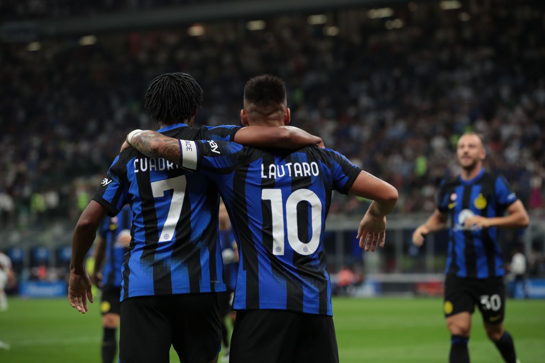 «Όργια» και… ντόρντια για την Ίντερ που πετάει φωτιές! (vids)