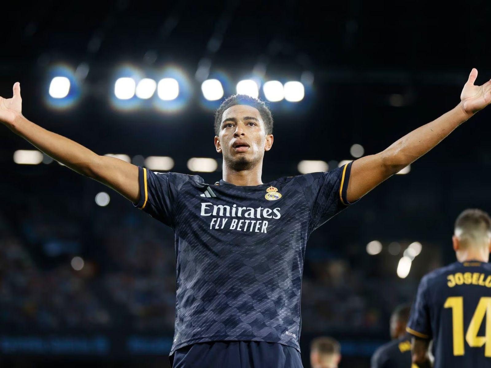 Η Ρεάλ έδωσε 103 «χαρτιά» για τον Μπέλινγχαμ αλλά δεν ξέρει… να γράφει το όνομά του! (pic)