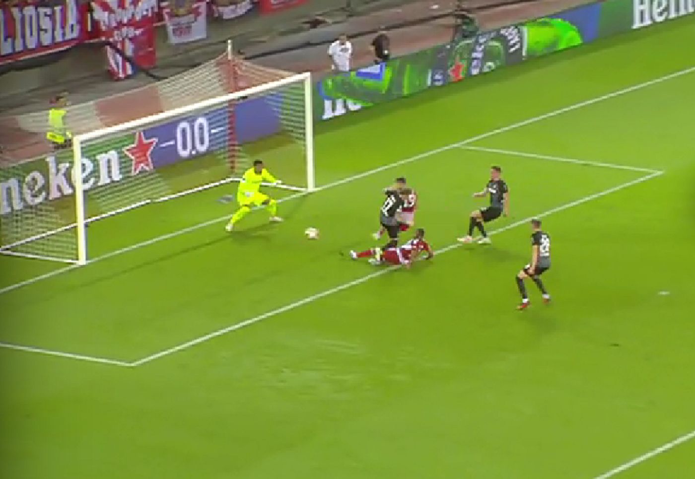 Ολυμπιακός – Φράιμπουργκ: Εξιλεώθηκε ο Ελ Κααμπί, ξανά μπροστά οι Γερμανοί με πέναλτι (vids)