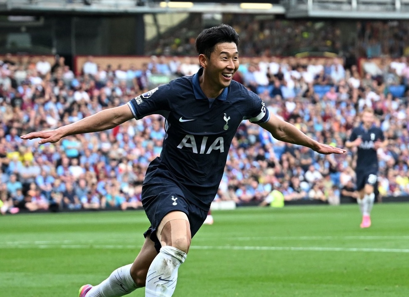 «Όργια» από Σον, χτυπά αλύπητα την Μπέρνλι με χατ-τρικ! (vids)