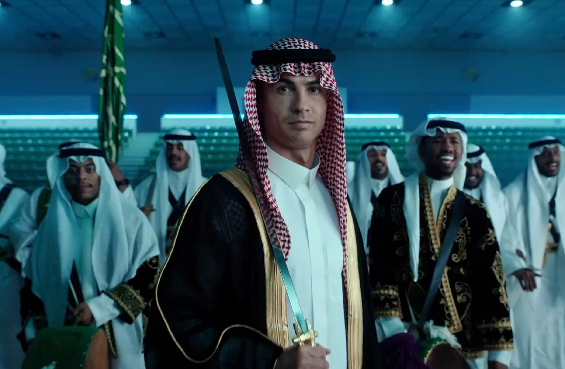 Έντυσαν… Σαουδάραβα τον Κριστιάνο Ρονάλντο – Μπροστάρης ο Πορτογάλος στην Εθνική Ημέρα της χώρας (vid)