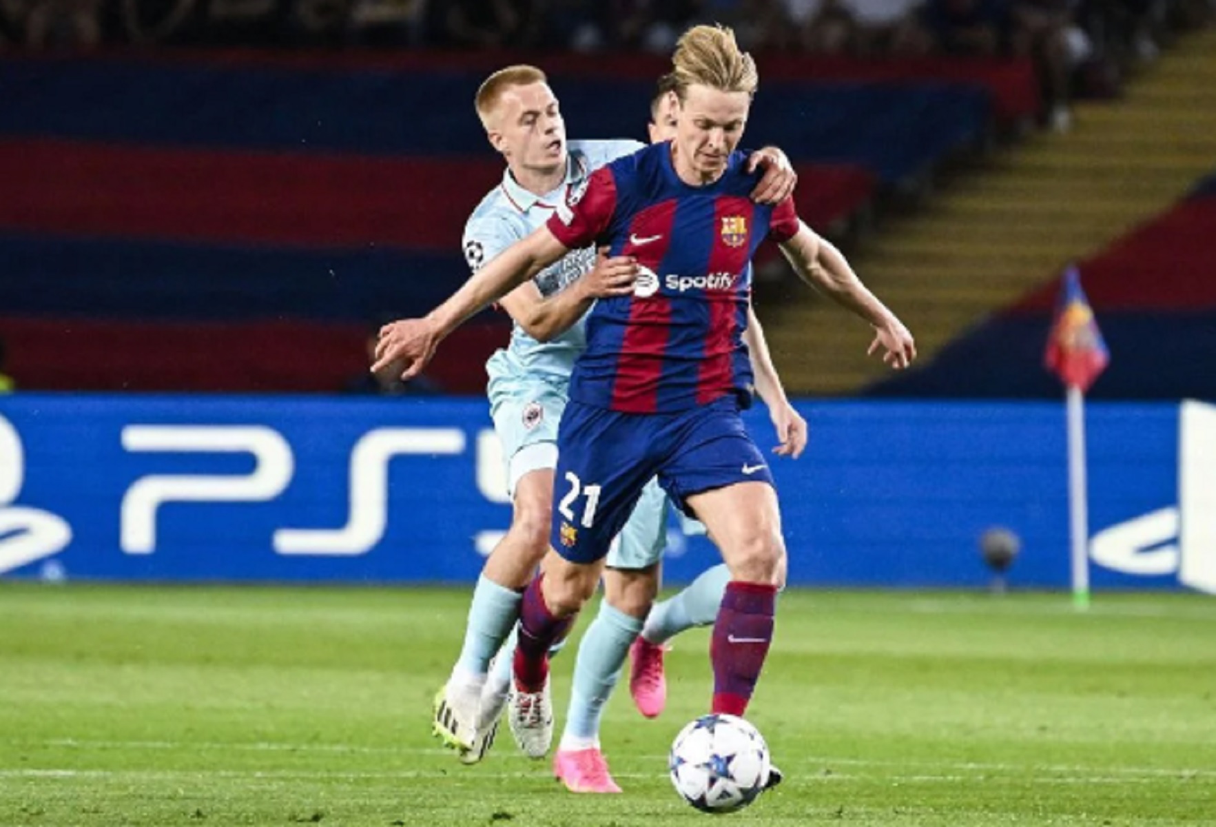 Φρένκι Ντε Γιονγκ: Το πολυεργαλείο που ζει και… πεθαίνει για την Μπαρτσελόνα