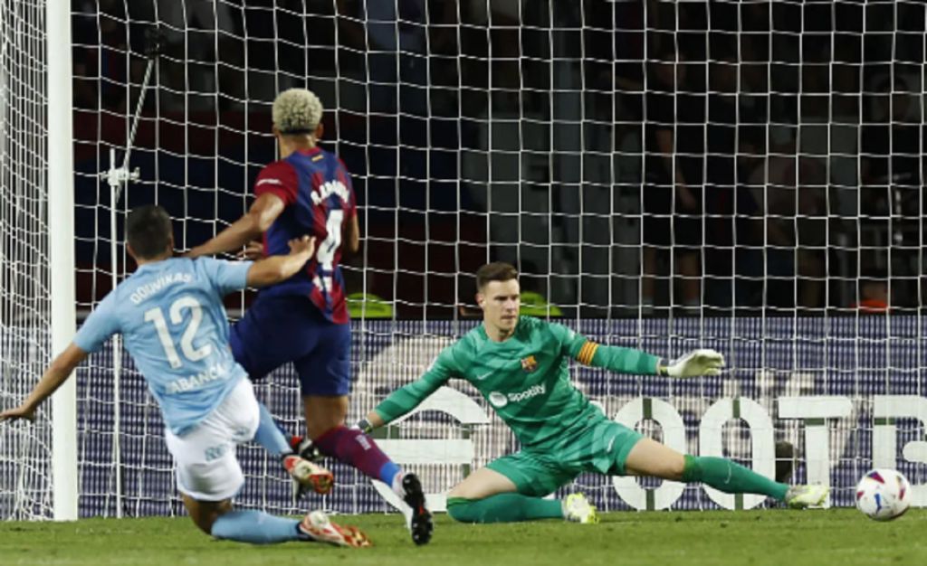 Η AS αποθέωσε τον Δουβίκα – «Η γκολάρα κόντρα στην Μπαρτσελόνα εξηγεί τα 12 εκατ. ευρώ»