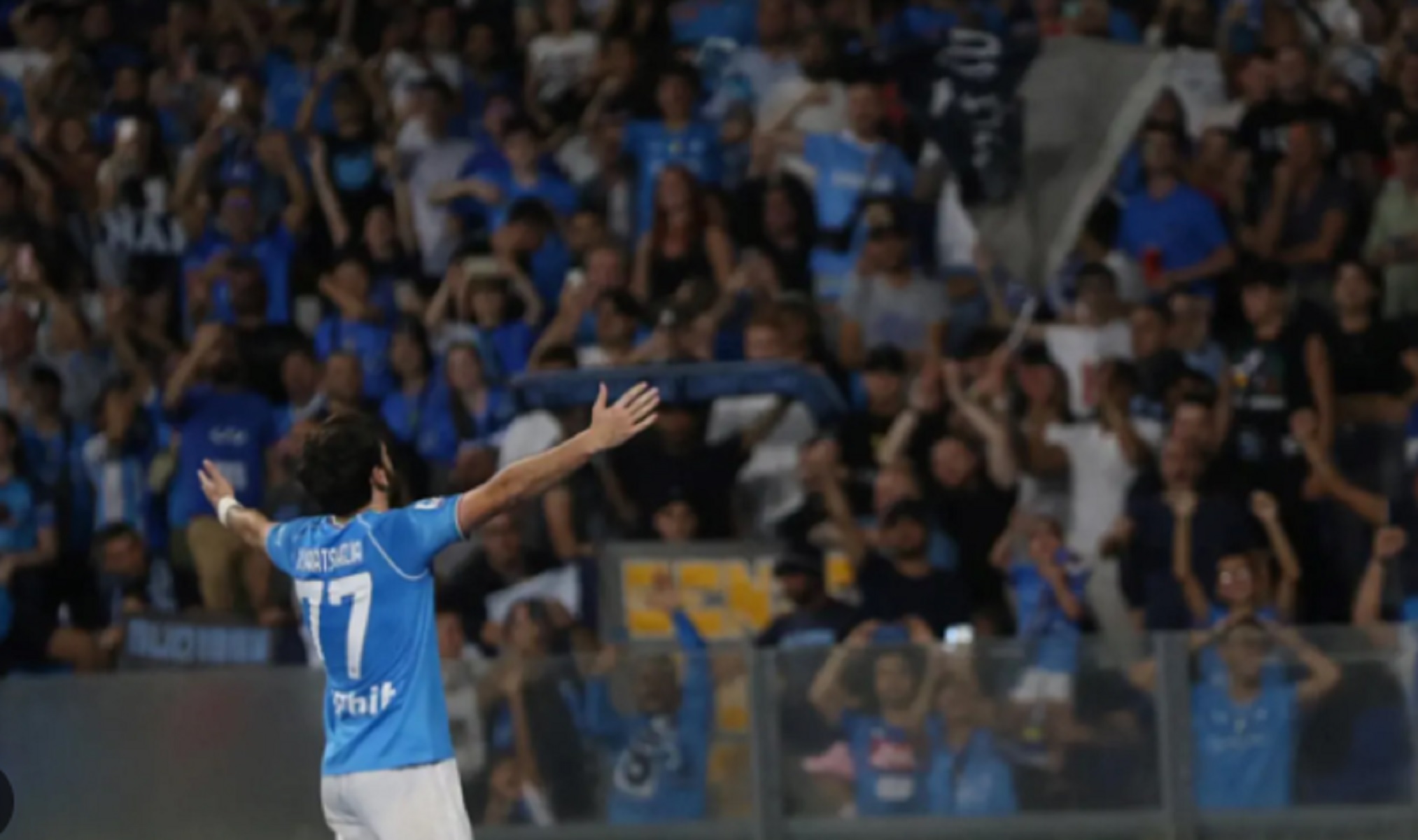 Ο Κβαρατσχέλια είναι εδώ – Η εκπληκτική εμφάνιση του μάγου της Νάπολι (vid)