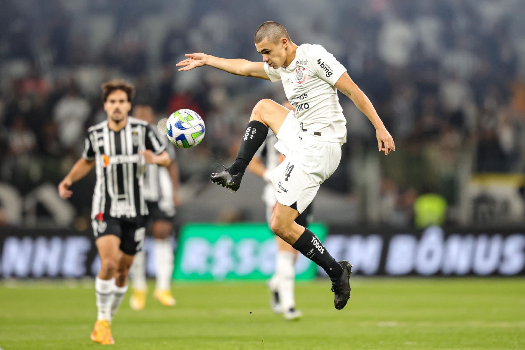 H Παρί αφήνει τους πάντες πίσω της – Αποκτά το νέο «σκυλί» της εθνικής Βραζιλίας