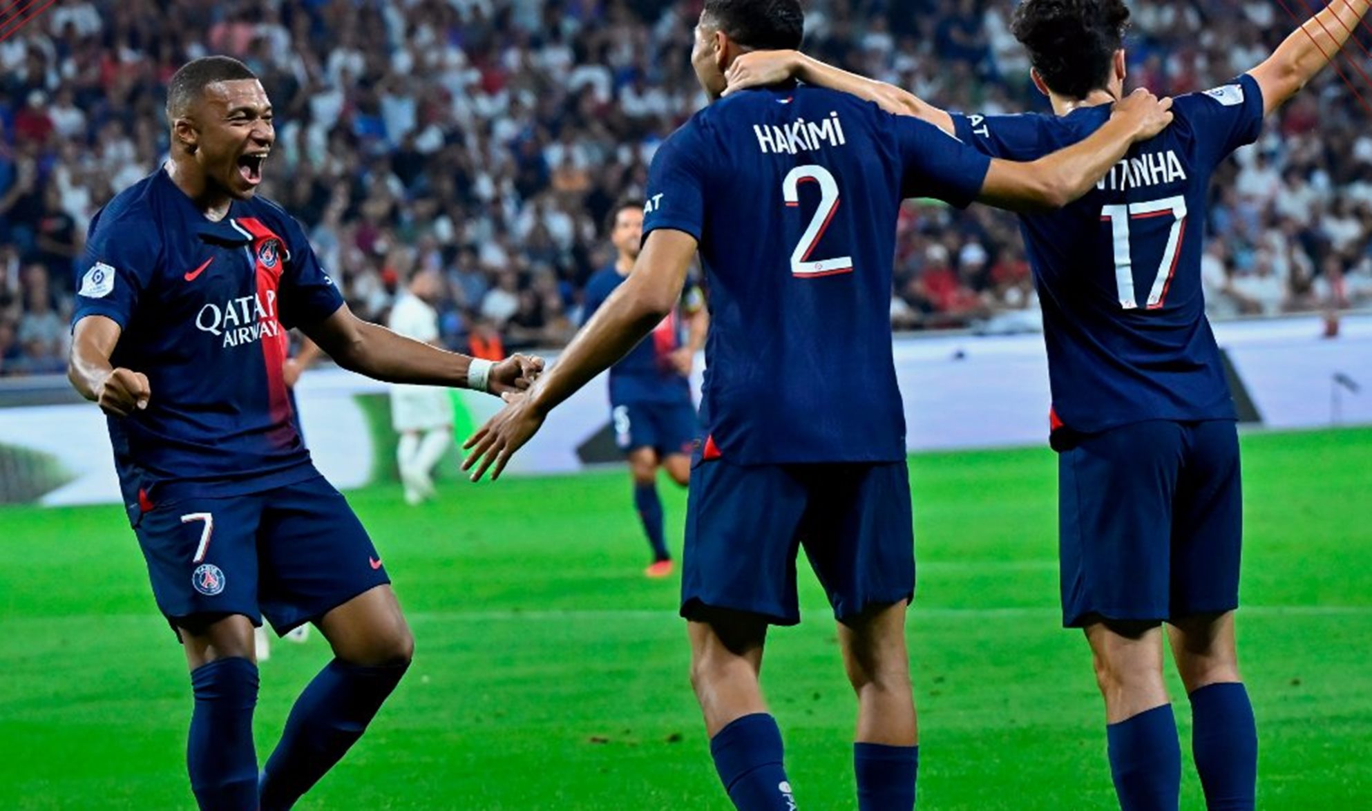 Δεν περπατάει, αλλά… πετάει η Παρί! (vid)