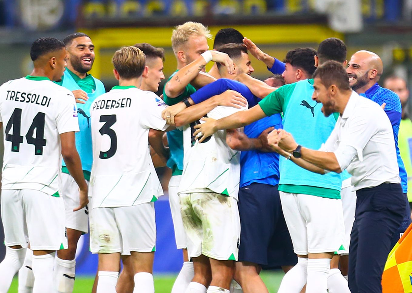 Ο φόβος και ο τρόμος των «μεγάλων» στην Ιταλία λέγεται Σασουόλο! (vids)