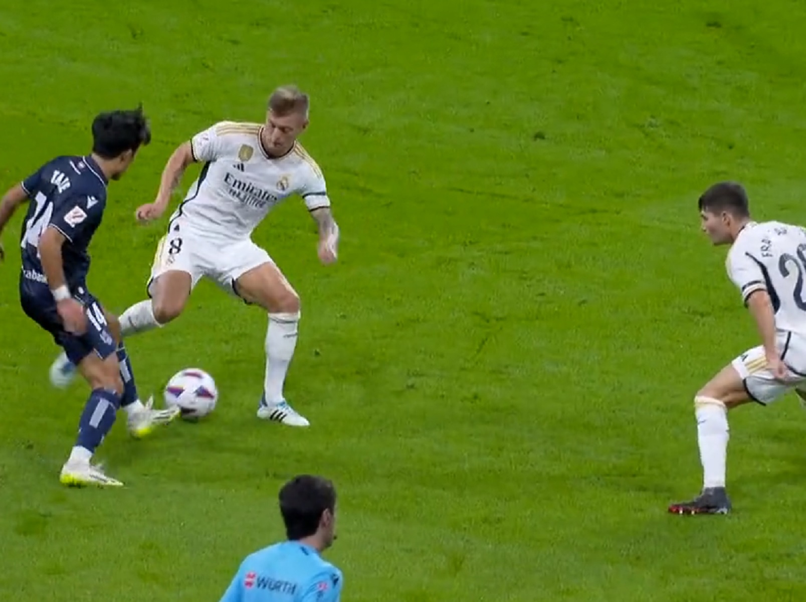 O Koύμπο «πόδιασε» τον Κρόος αλλά ο Γερμανός τον… κούμπωσε (vid)