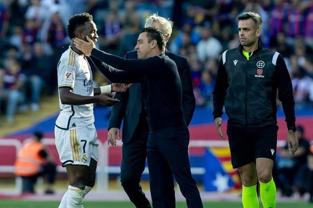 Η ανακοίνωση της Μπαρτσελόνα για τη ρατσιστική επίθεση στον Βινίσιους!